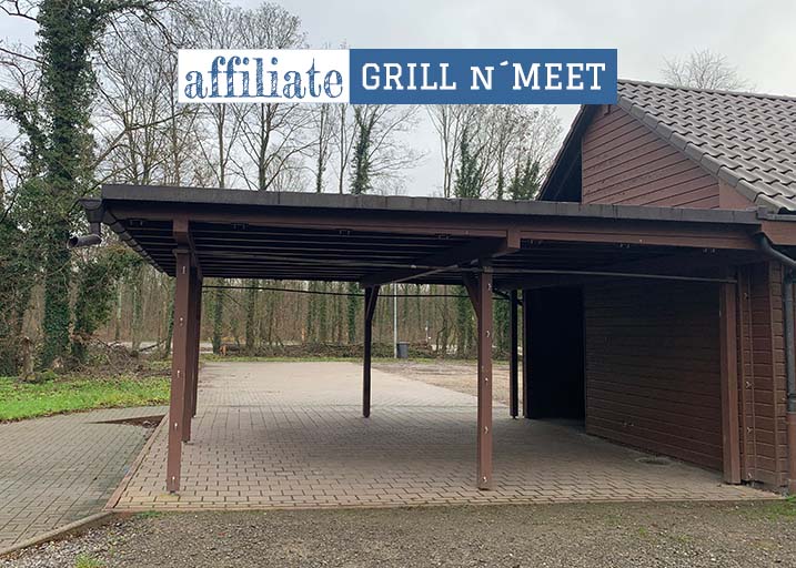 Grill- und Getränke-Platz mit Sanitären Anlage